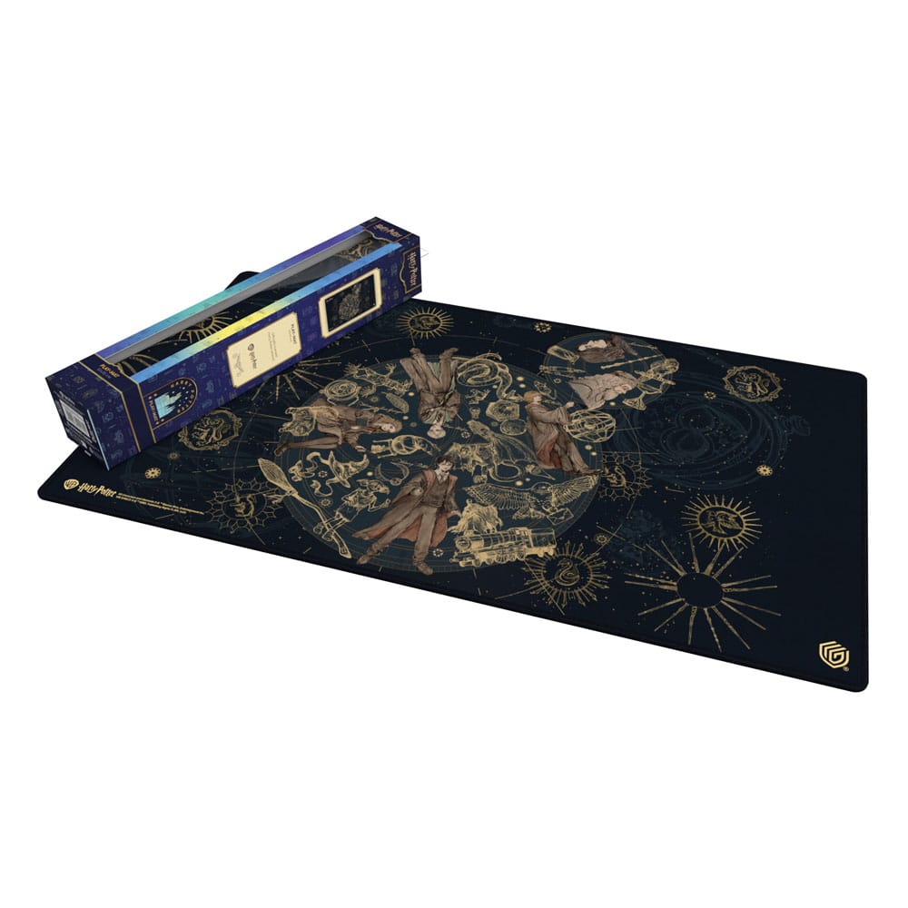 Tapis de jeu Harry Potter Ultimate Guard en situation avec des cartes