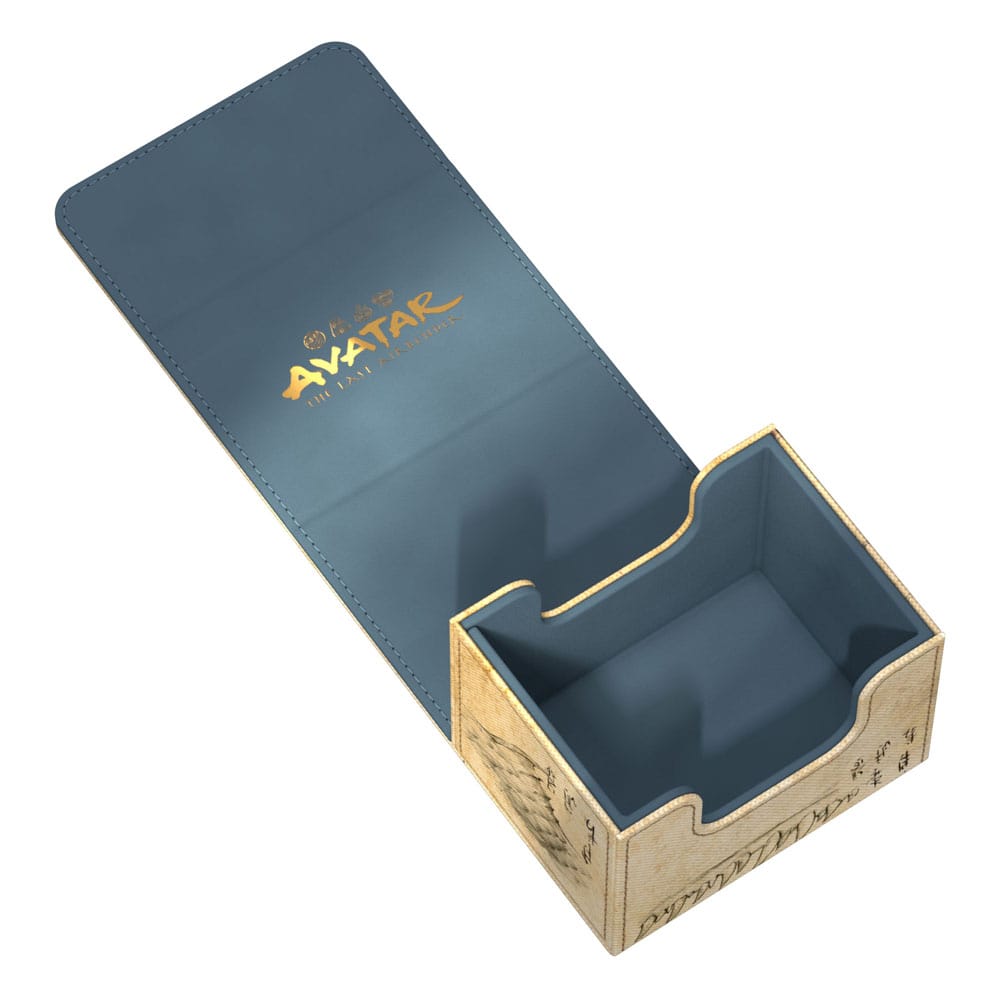 Boîte de deck Sidewinder 100+ Xenoskin posée sur une table de jeu