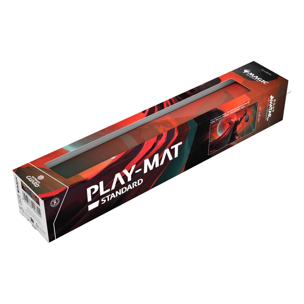 Vue de côté du tapis Ultimate Guard, montrant l'épaisseur de 2mm