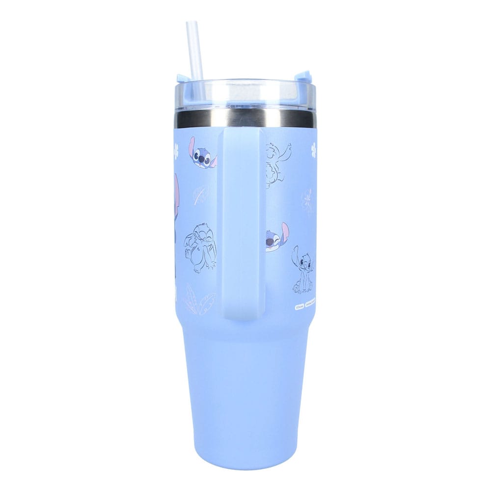 Bouteille Lilo & Stitch pleine de liquide, montrant sa capacité de 900ml