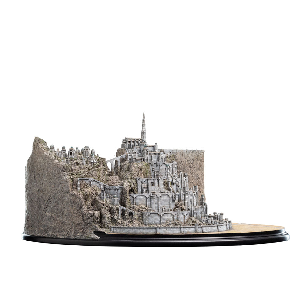 Détail de la statuette Minas Tirith en résine peinte à la main
