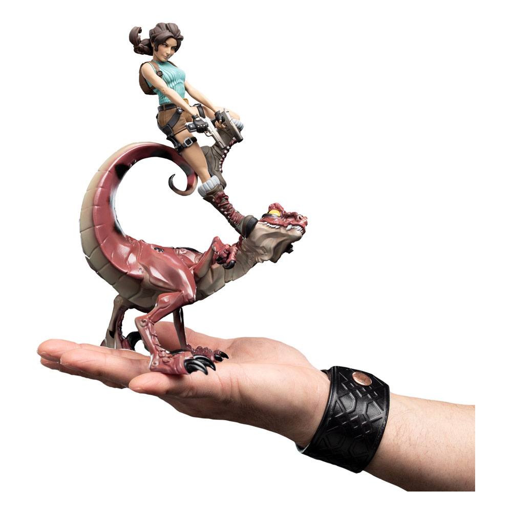 Lara Croft Mini Epics avec son Raptor, détails du visage et des accessoires