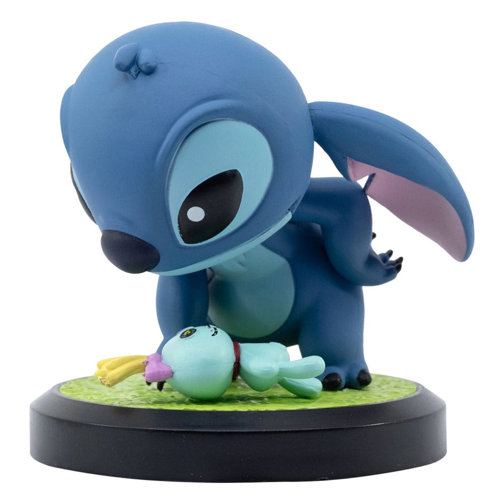 Figurine Stitch avec une fleur, détail de la collection YuMe Toys