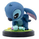 Figurine Stitch avec une fleur, détail de la collection YuMe Toys