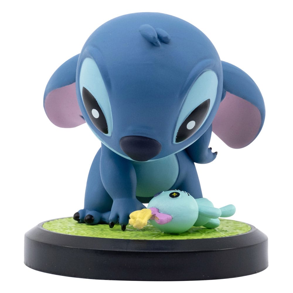 Gros plan sur la boîte individuelle d'une figurine Lilo & Stitch