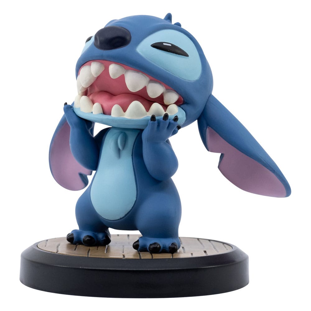 Présentoir de figurines Lilo & Stitch sur fond blanc